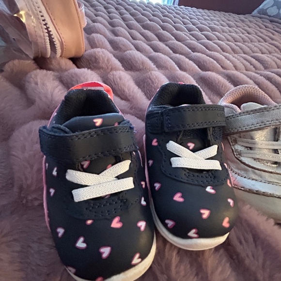 Striderite 3 girl sneaker (carters bonus pair) - Picture 6 of 7
